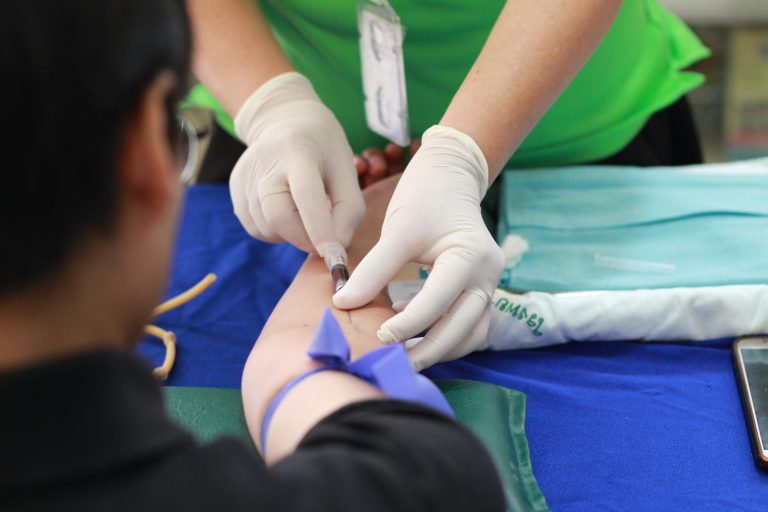 Baru! Saudi Wajibkan Vaksin Meningitis untuk Umroh Ramadhan!