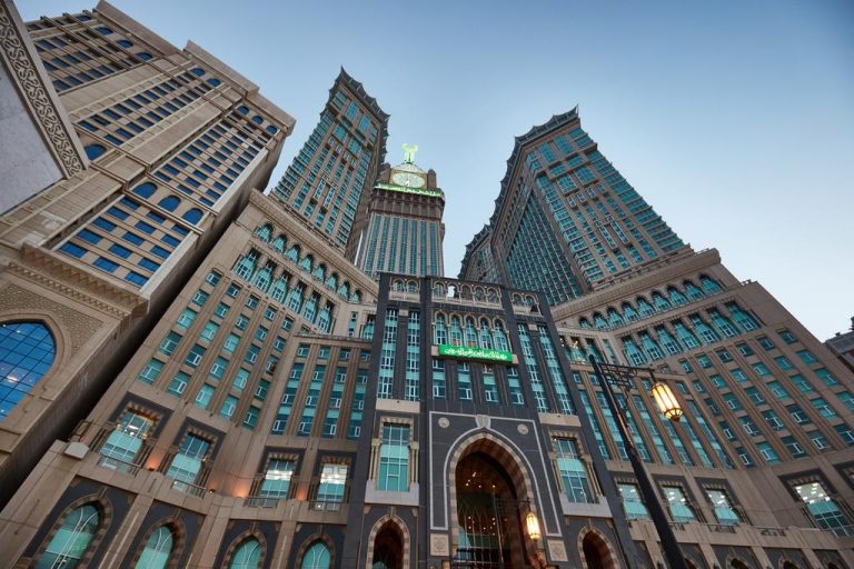 Selangkah ke Ka’bah! Paket Umroh Hotel Dekat Masjidil Haram!