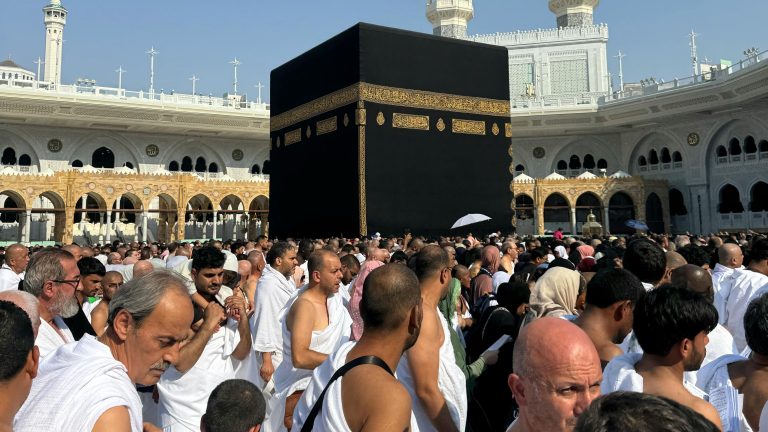Kebelet Buang Air Pas Tawaf: Apa Harus Mengulang Dari Awal?