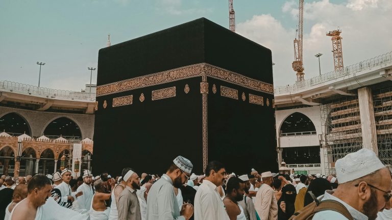 Hati-Hati! Inilah 3 Hal yang Membatalkan Tawaf Saat Umroh!