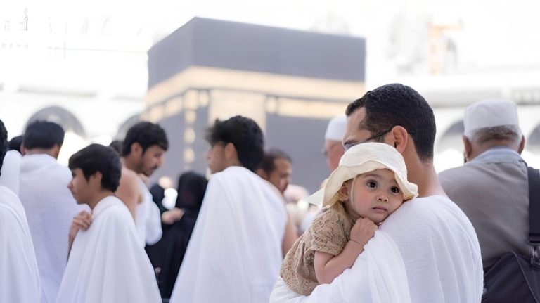 Umroh Bareng Anak Lebih Mudah, Tips Agar Si Kecil Tetap Happy